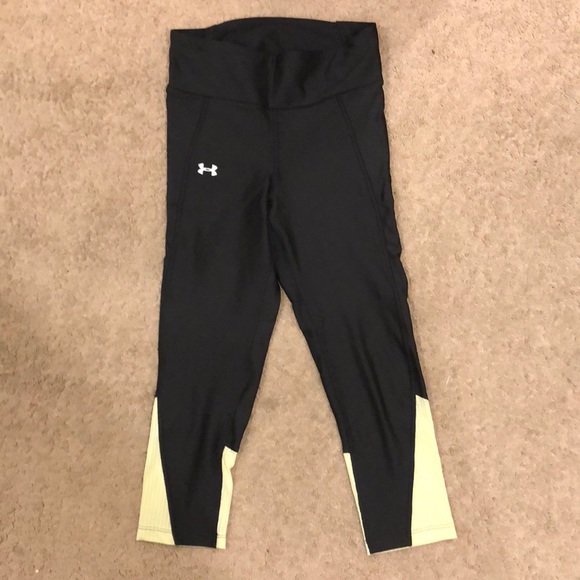 Under Armour Crops - Picture 4 of 6